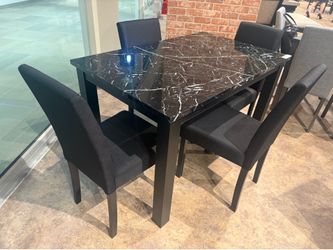🔥 Brand New Dining Table with 4 Chairs – Huge Savings!