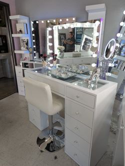 Vanity with Bluetooth 