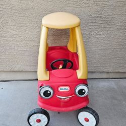 Little Tikes Cozy Coupe Ride on Toy
