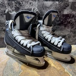 CCM Vector 03 Ice Hockey Skates Sz 4.5D (Shoe Sz 6) Mens Gray Black Silver