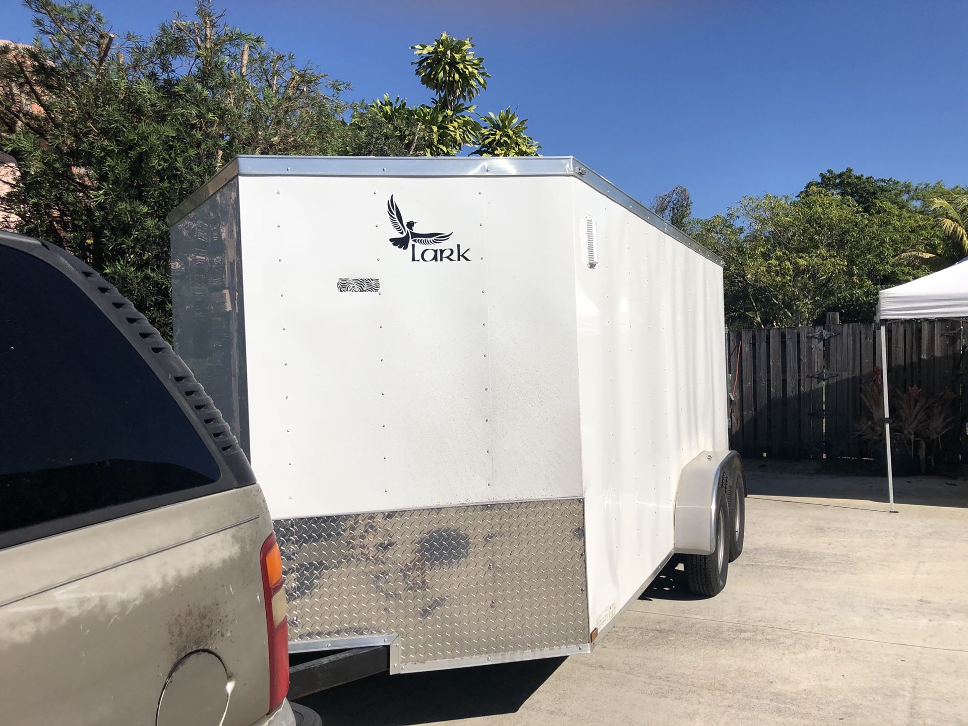 2018 lark trailer enclosed