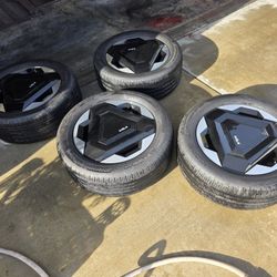 Ev9 20" Wheel and Tires