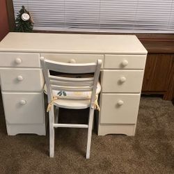 Desk With Chair 