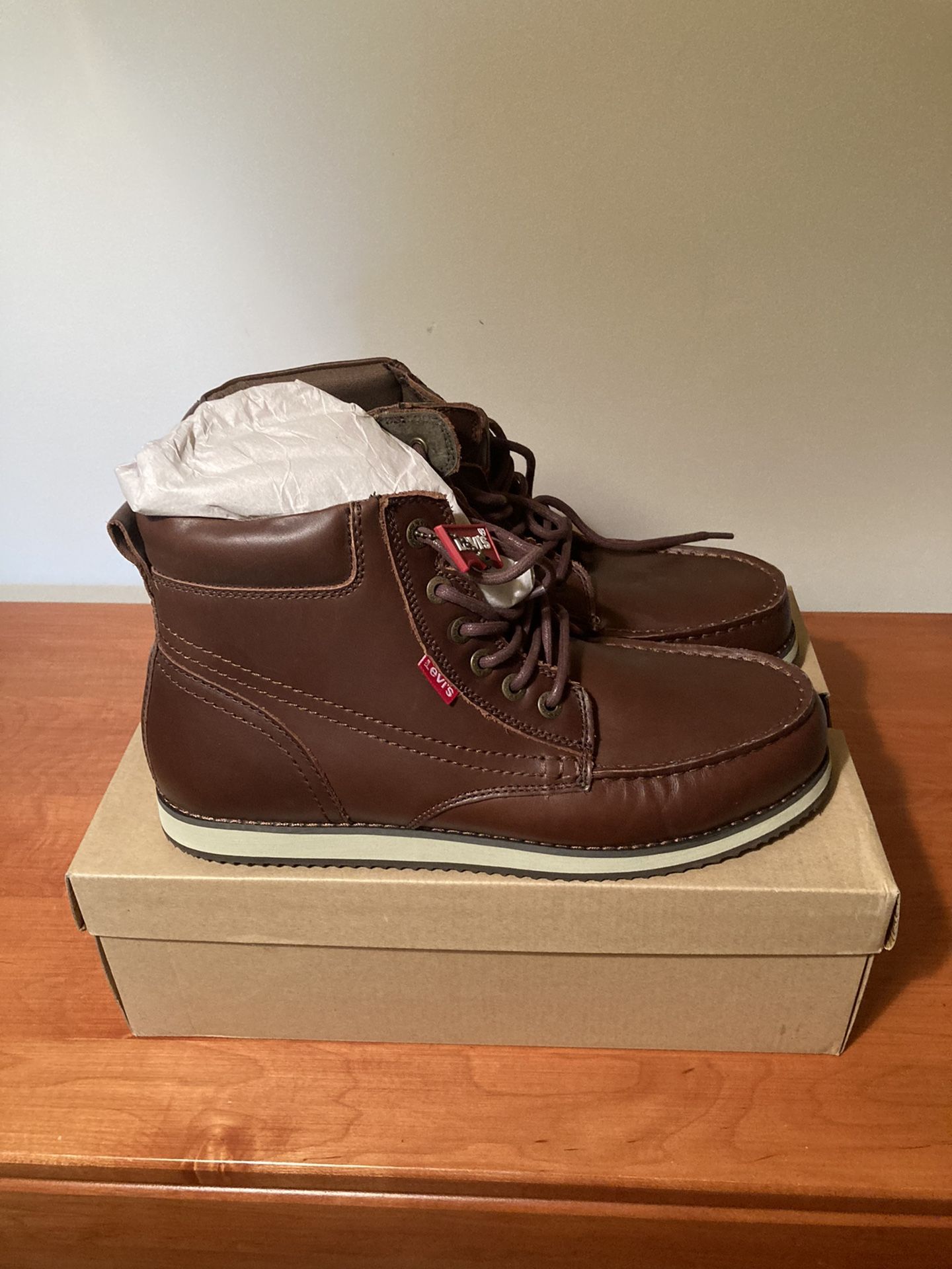 Levi Shoes Size 13