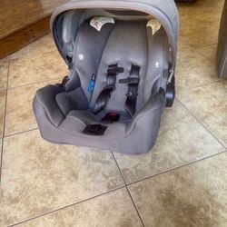 Nuna Pipa Car Seat