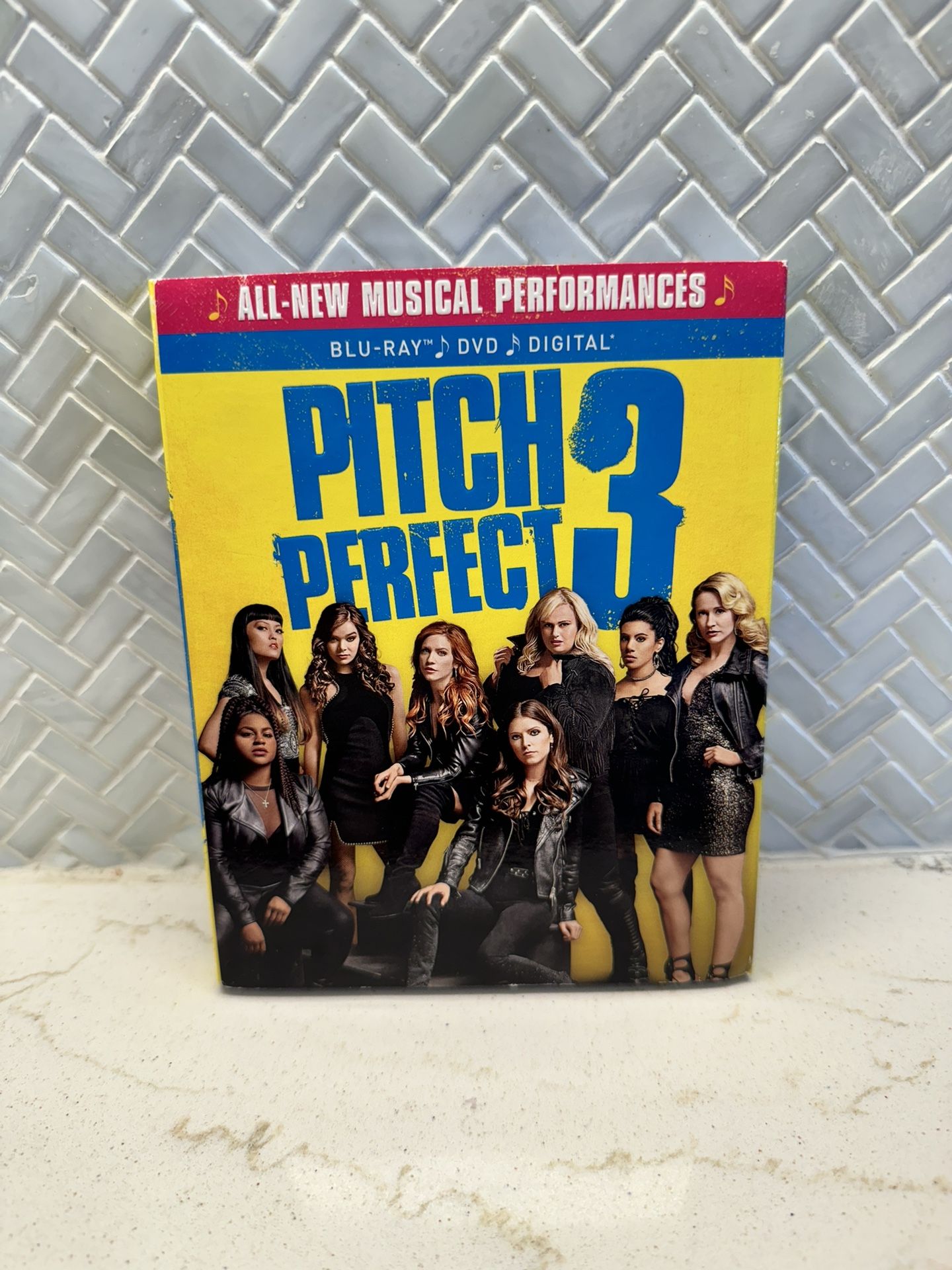 Pitch Perfect 3 - Blu Ray + DVD - NEW SEALED with Slip Cover - Musical - 2018 M+