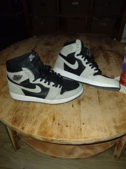 Jordan 1s shadows