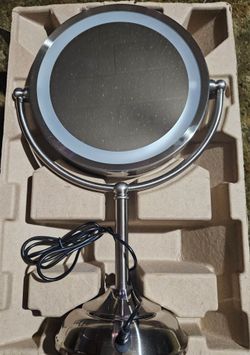 Double sided light up makeup mirror