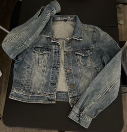 Women’s Denim Jacket