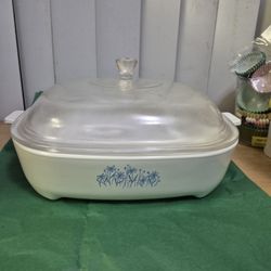 vintage Corning ware bakeing dish.