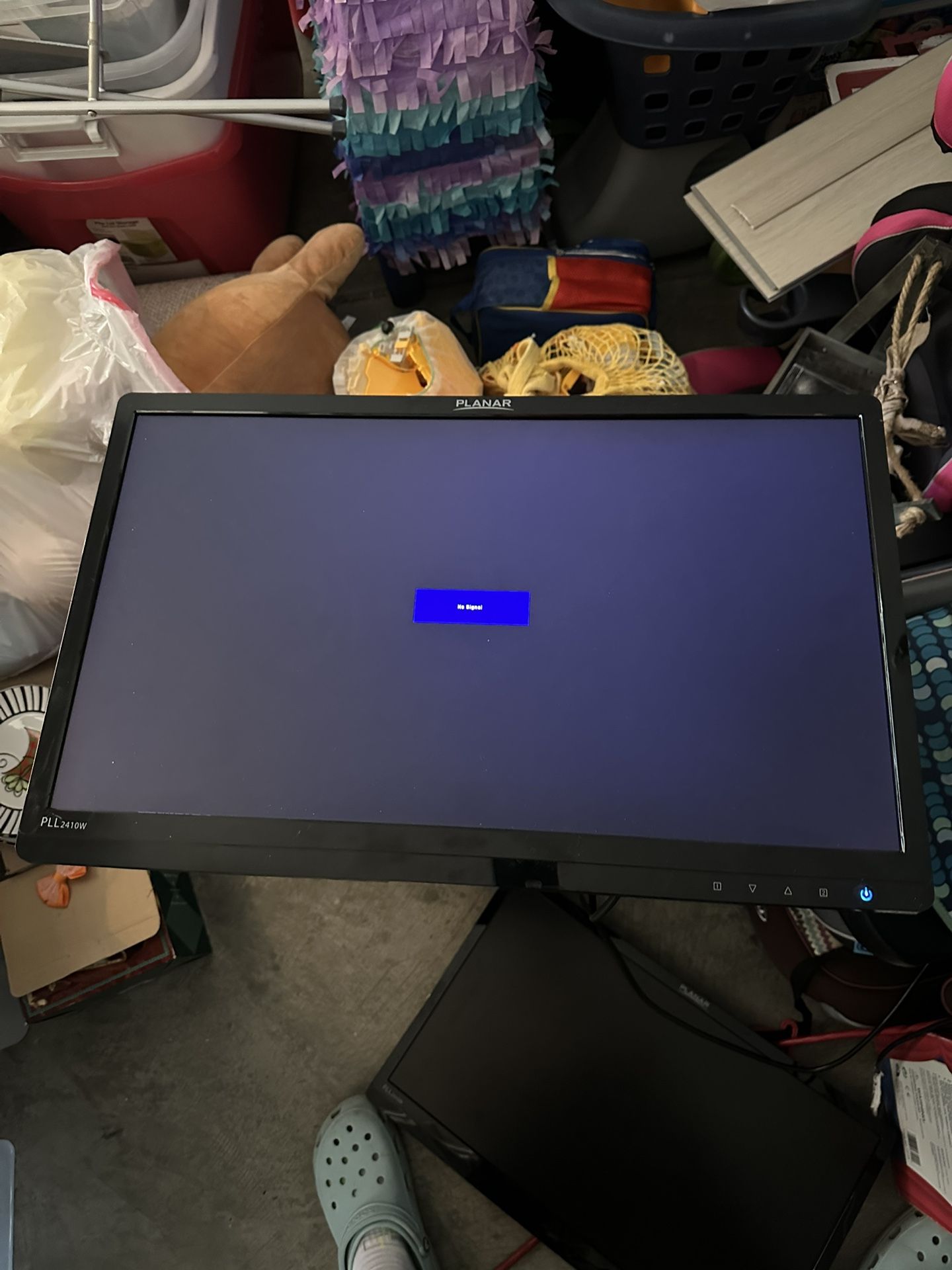 Planar Computer Monitors (2)