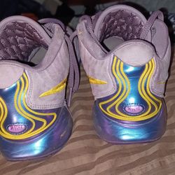 Size 11 Lavender LeBron James 💜 These Shoes Sell Them Self