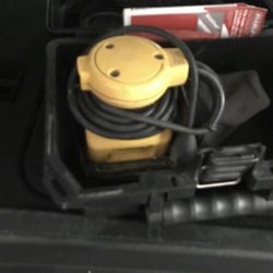 Dewalt Palm Sander