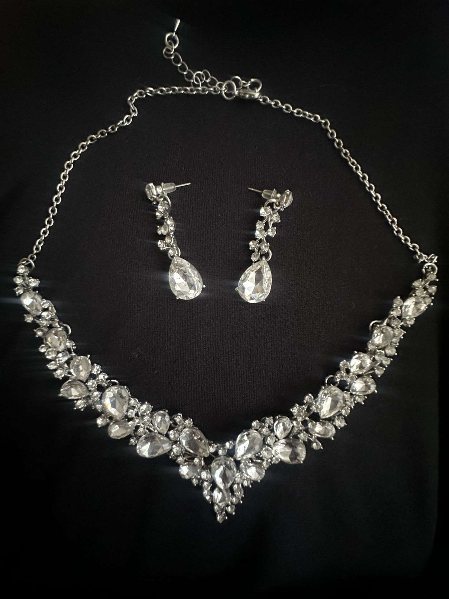 Rhinestone/ Crystals Necklace And Earrings