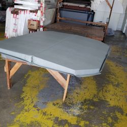 Light grey Spacover with cut corners 