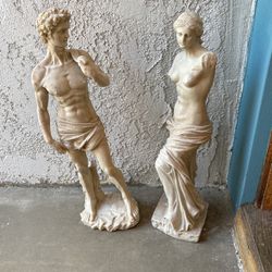  Venus  De Milo And Her Lost Plinth