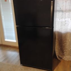 Refrigerator 19 Cuft Frost Free Delivery And Installation Is Free 