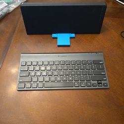 Logitech Bluetooth Wireless Keyboard For Ipad / Mac 