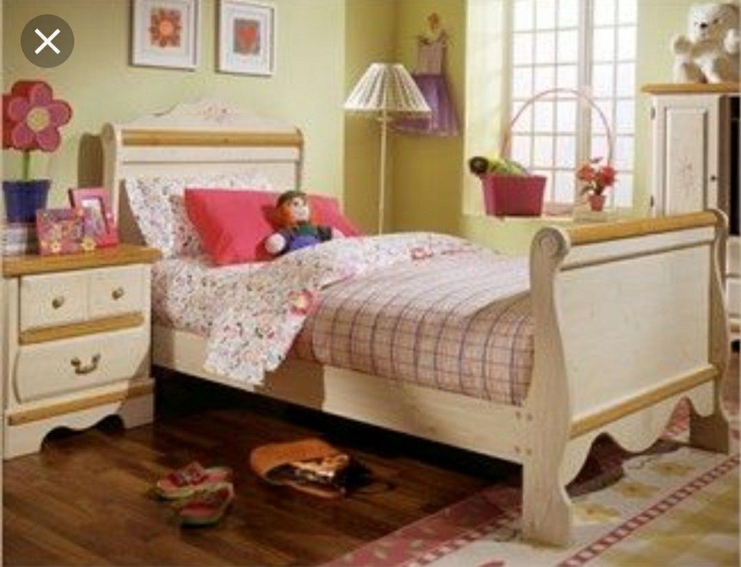 Kathy Ireland's girls bedroom