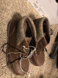 Boys ugg boots size 1