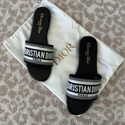 Christian Dior Black & White Slides $100 **READ DESCRIPTION**