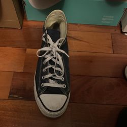 Navy blue converse