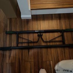 Pull Up Bar