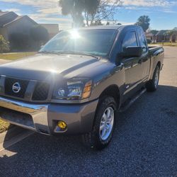 2010 Nissan Titan We