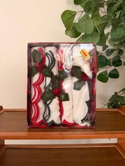 Christmas Holly Napkin Set in Box