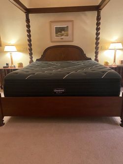 KING SIZE BEAUTYREST BLACK MATTRESS