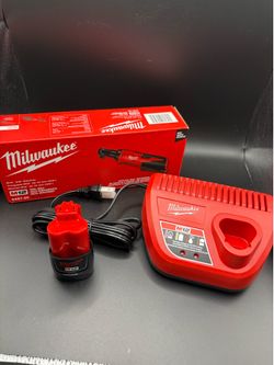 Milwaukee M12 Cordless 3/8" Lithium-ion Ratchet Kit