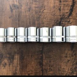 INDESTRO SOCKETS