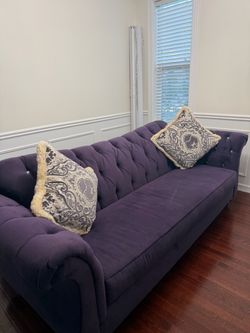 Luxury 2-Piece Sofa Set + 4 Decorative Pillows – $1,200