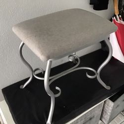 17 High 16 By 17 Top   Chair Or Stool