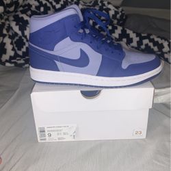 Air Jordan 1 Mids