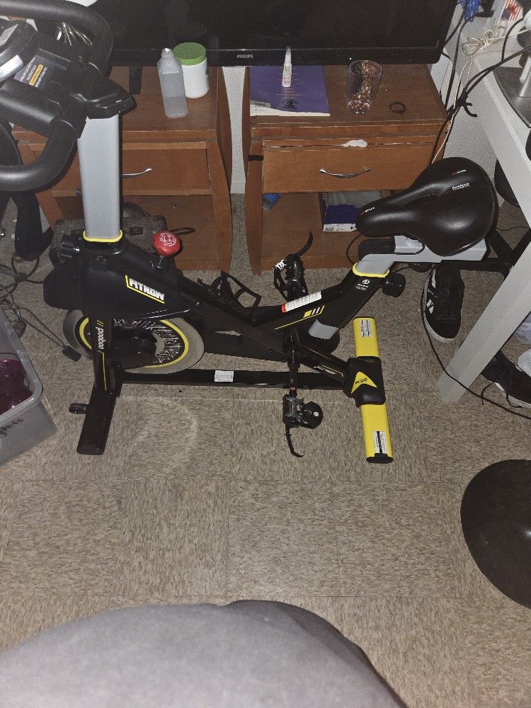 POOBOO EXERCISING BIKE