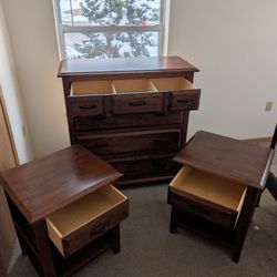 Dresser Set. *Like New*