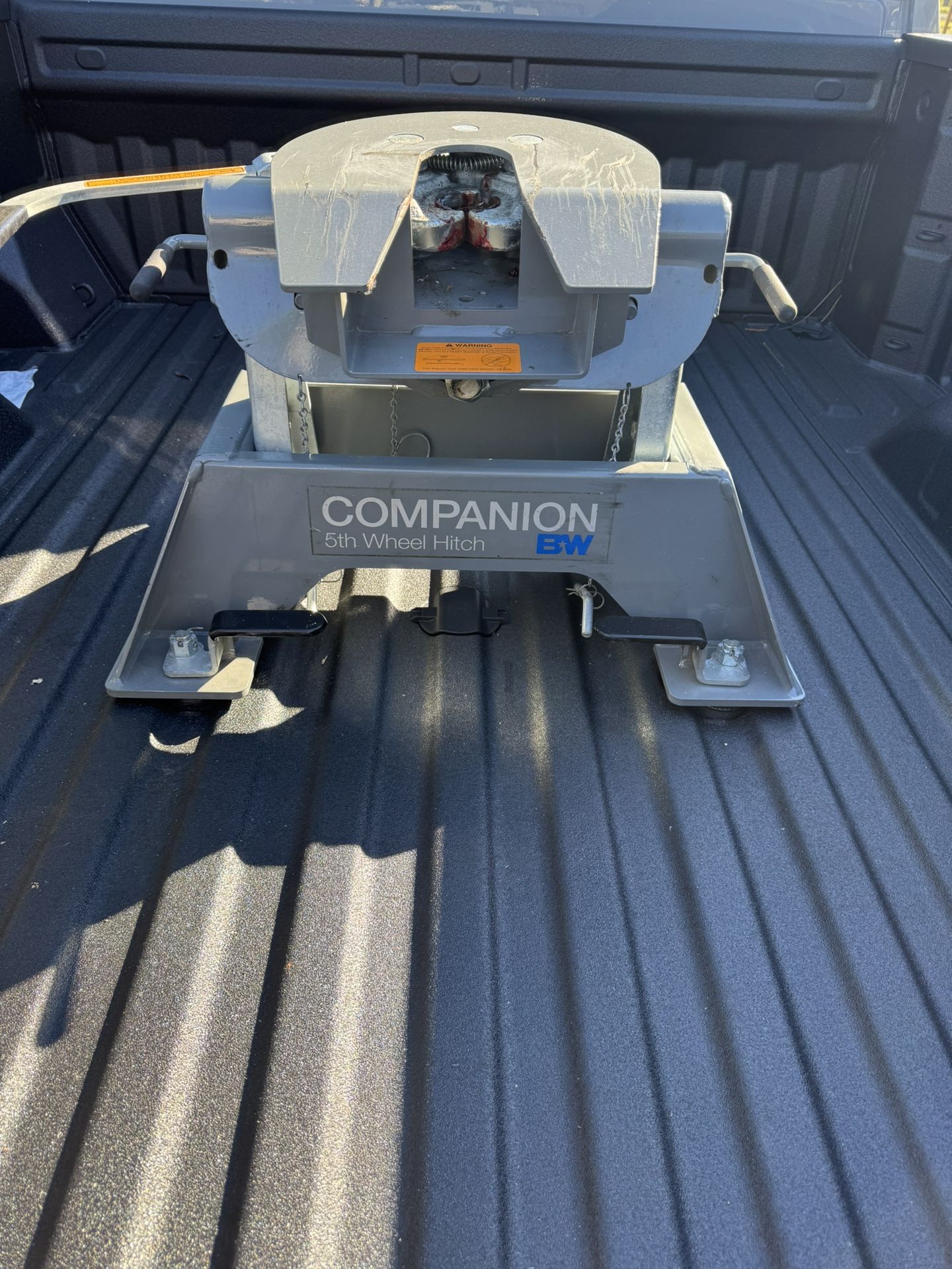 B&W Fifth wheel Hitch For GM