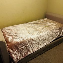 Blush Colored Twin Trundle Bed