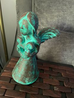 Calling all angels 😇 Beautiful turquoise patina ceramic hand made 🙏 praying angel