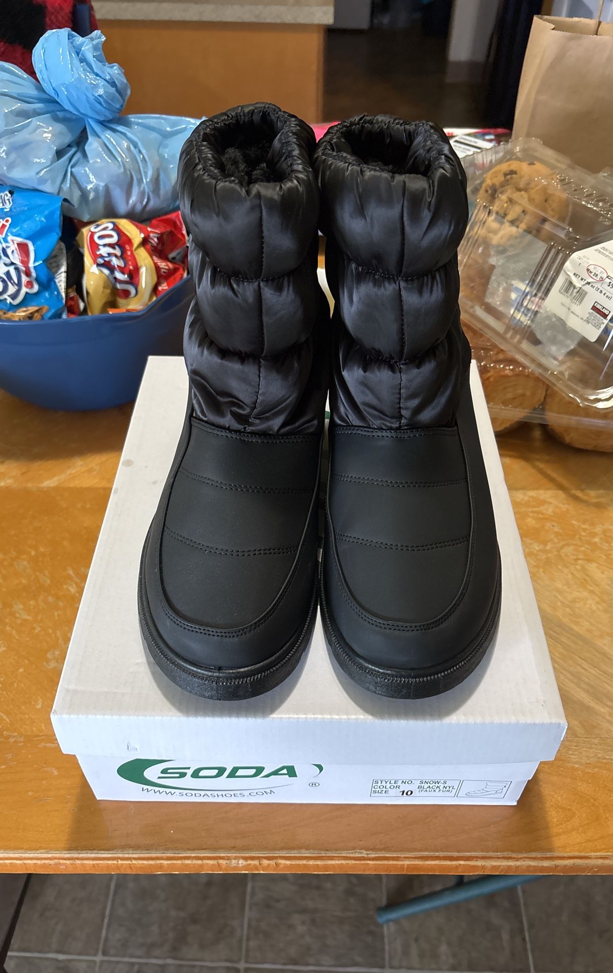 Women’s Size 10 Boots