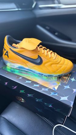 Nike Low-Top Sneaker Yellow Black Swoosh