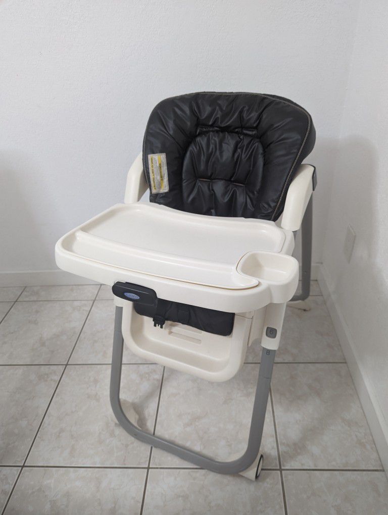 Perfect Condition Graco TableFit Highchair 