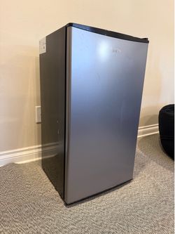 Midea Mini Fridge