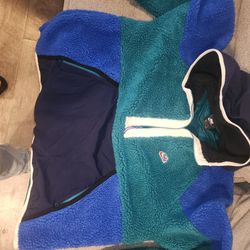 Nike 90s Fleece Pull Over.