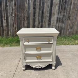 29”W x 18”D x 31”H