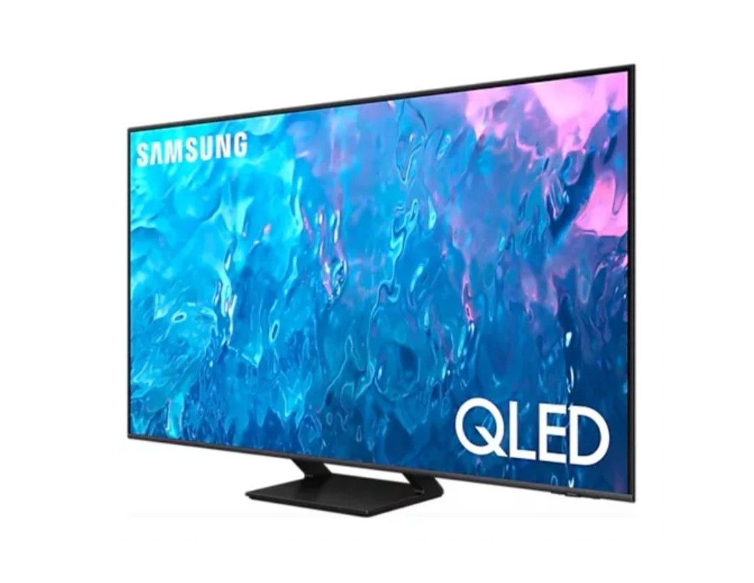85 Inch QLED Samsung Q70 Smart TV 4K UHD with 120 Hz refresh rate. Open box/ New