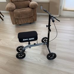 KneeRover Steerable Knee Scooter with Comfortable Knee Pad