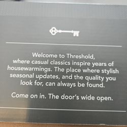 THRESHOLD QUALITY & DESIGN WALL MIRROR