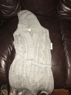 Sleeveless cardigan grey with hood
